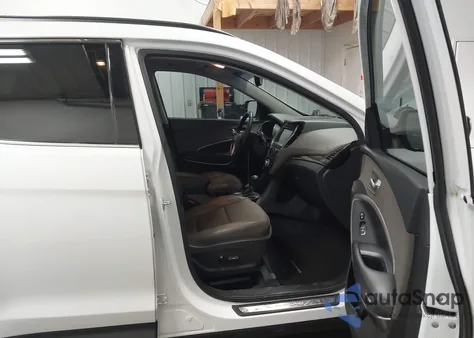 2017 Hyundai Santa Fe Sport 2.4L z USA, uszkodzony, nr VIN 5XYZUDLB1HG414653